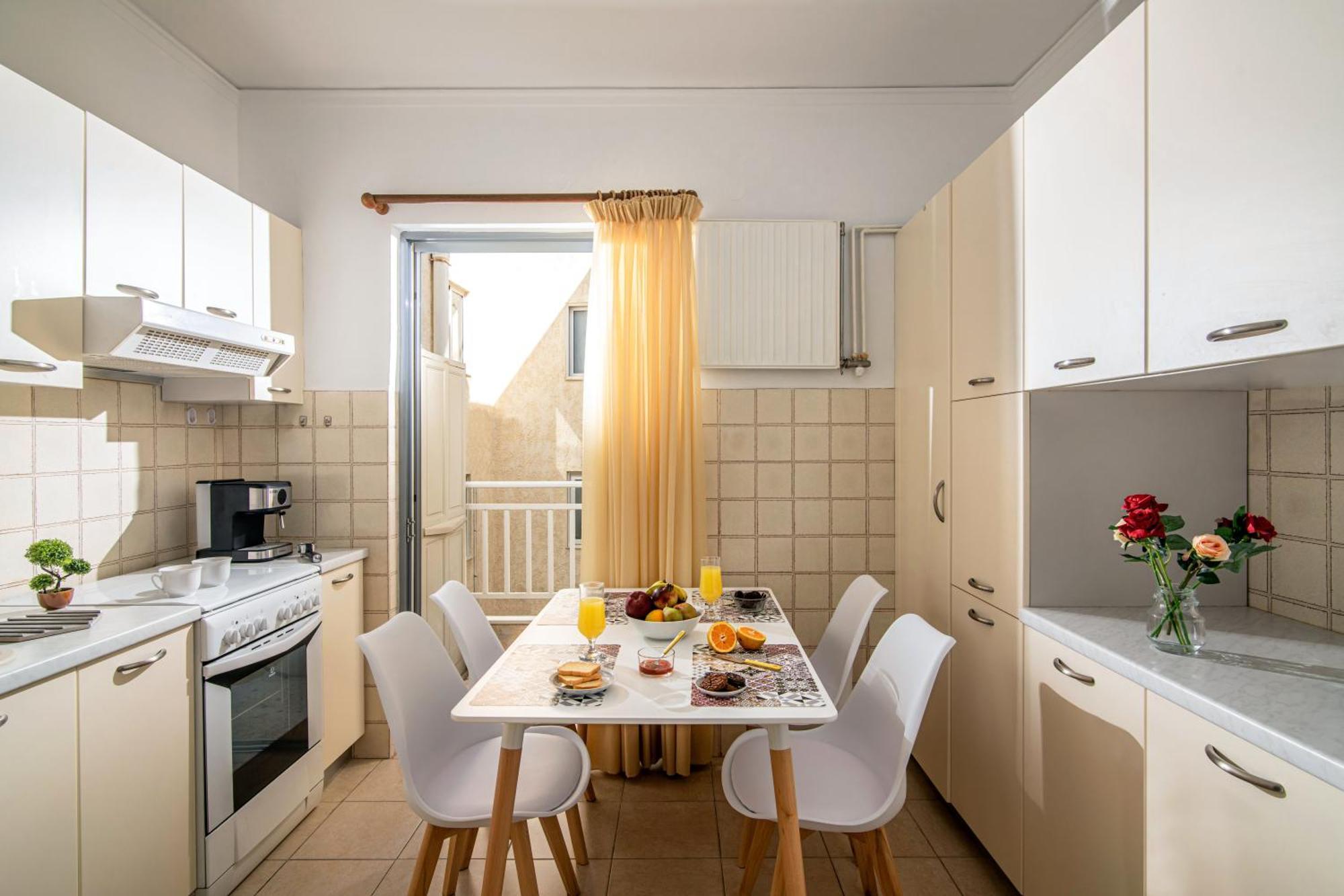 Central Double Bedroom Apartment 이라클리온 외부 사진